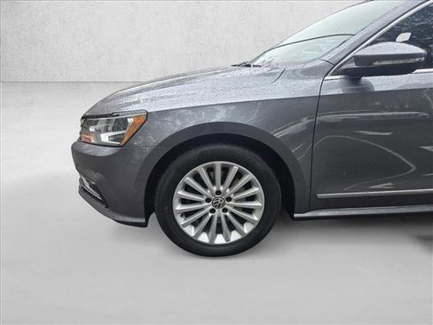 Used 2017 Volkswagen Passat 1.8T SE image 10