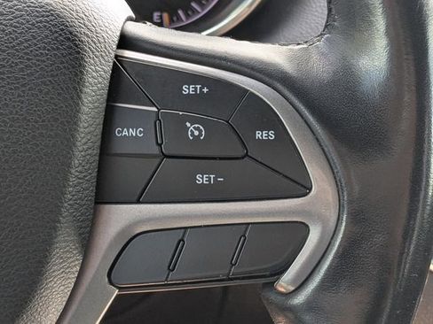 Used 2020 Jeep Grand Cherokee Limited w/ Trailer Tow Group IV image 32