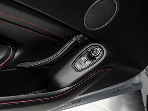 Used 2019 Aston Martin V8 Vantage Coupe RWD image 80