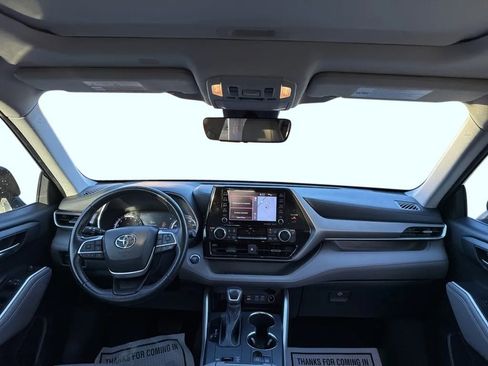 Used 2022 Toyota Highlander XLE image 32