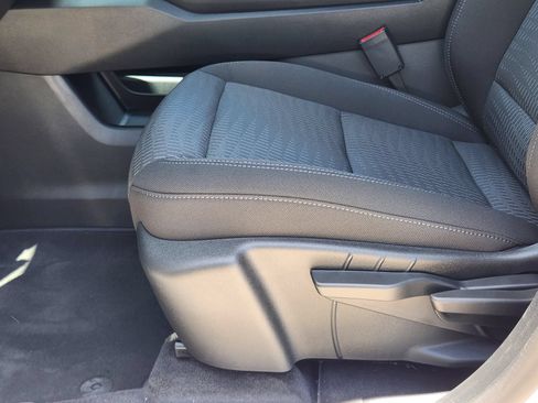 New 2027 Chevrolet Equinox LT FWD image 20