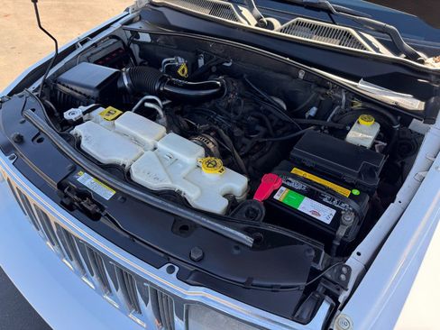 Used 2012 Jeep Liberty Limited Jet w/ Comfort/Convenience Group image 22