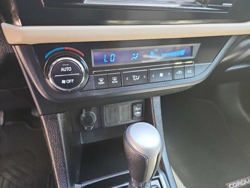 Used 2016 Toyota Corolla LE FWD image 23