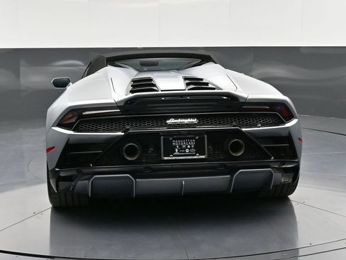 Used 2022 Lamborghini Huracan EVO image 7