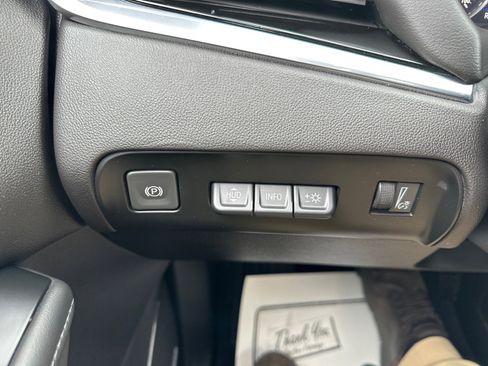 Used 2022 Buick Enclave Avenir w/ Trailering Package, 5000 lbs. AWD/4WD image 38