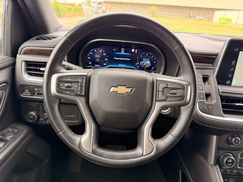 Used 2023 Chevrolet Suburban Premier RWD image 12