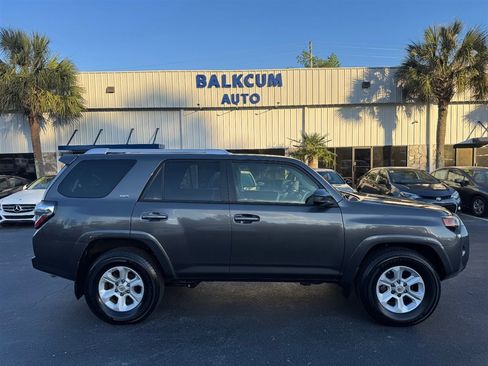 Used 2016 Toyota 4Runner SR5 image 1