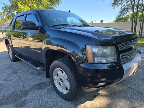 Used 2009 Chevrolet Avalanche LT w/ Suspension Package, Off-Road AWD/4WD image 3