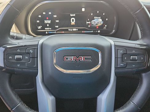 Used 2023 GMC Yukon XL SLE RWD image 11