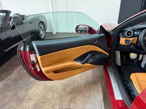 Used 2017 Ferrari California T image 17