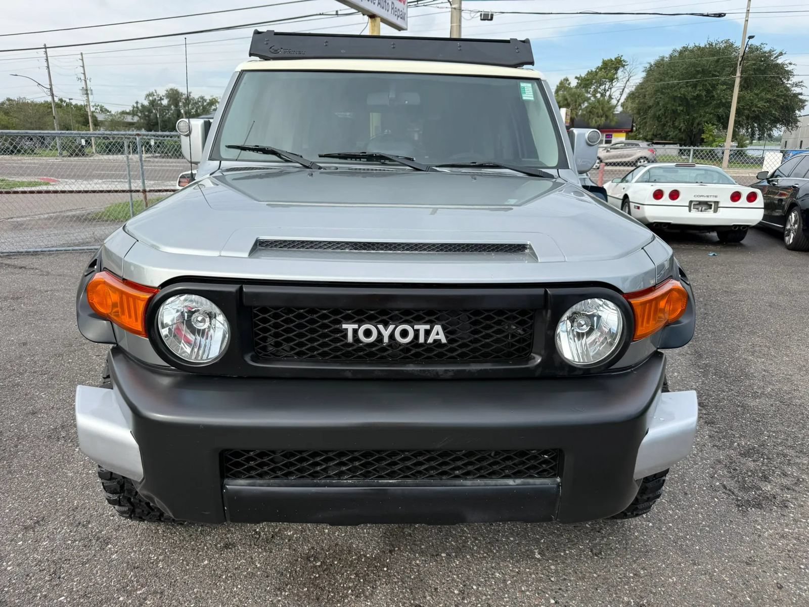 Used 2012 Toyota FJ Cruiser 4WD w/ Convenience Pkg image 2