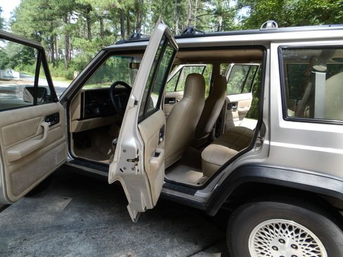 Used 1996 Jeep Cherokee 4WD 4-Door image 90