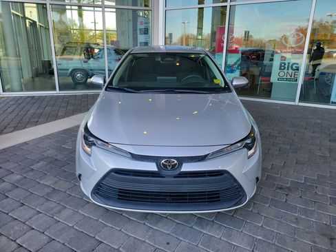 Certified 2023 Toyota Corolla LE image 9