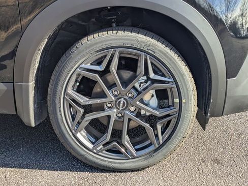 New 2026 Nissan Kicks SR w/ Cold Weather Package image 11