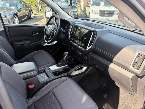 Used 2025 Nissan Frontier SV RWD image 34