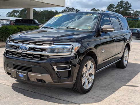 Used 2023 Ford Expedition King Ranch AWD/4WD image 2