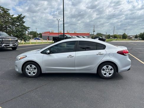 Used 2017 Kia Forte LX w/ LX Popular Package FWD image 6