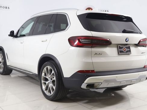 Used 2022 BMW X5 xDrive40i w/ Premium Package AWD/4WD image 4