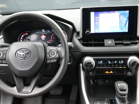 Used 2025 Toyota RAV4 XLE FWD image 20