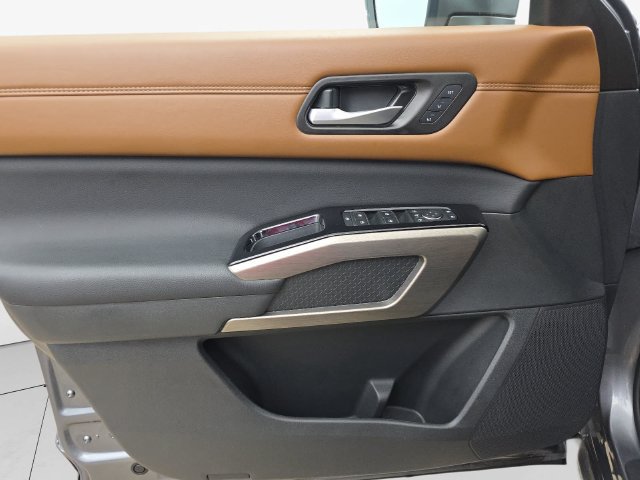 Used 2025 Nissan Pathfinder Platinum FWD image 26