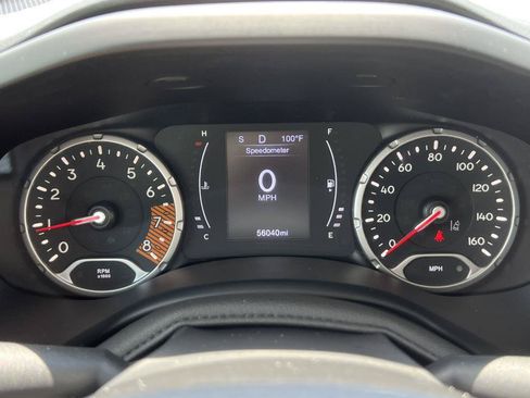 Used 2023 Jeep Renegade Latitude AWD/4WD image 14