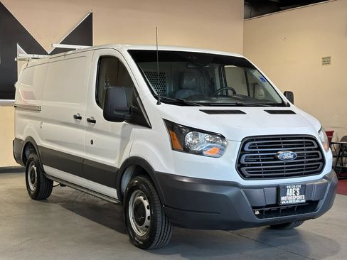 Used 2018 Ford Transit 250 130 Low Roof RWD image 2