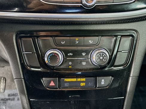 Used 2020 Buick Encore Preferred FWD image 17