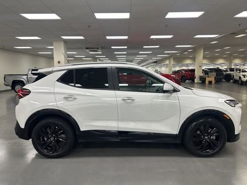 Used 2024 Buick Encore GX Sport Touring image 8