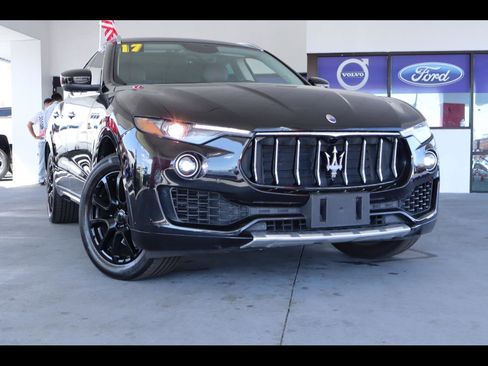 Used 2017 Maserati Levante w/ Luxury Package image 1