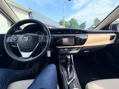 Used 2014 Toyota Corolla LE FWD image 4