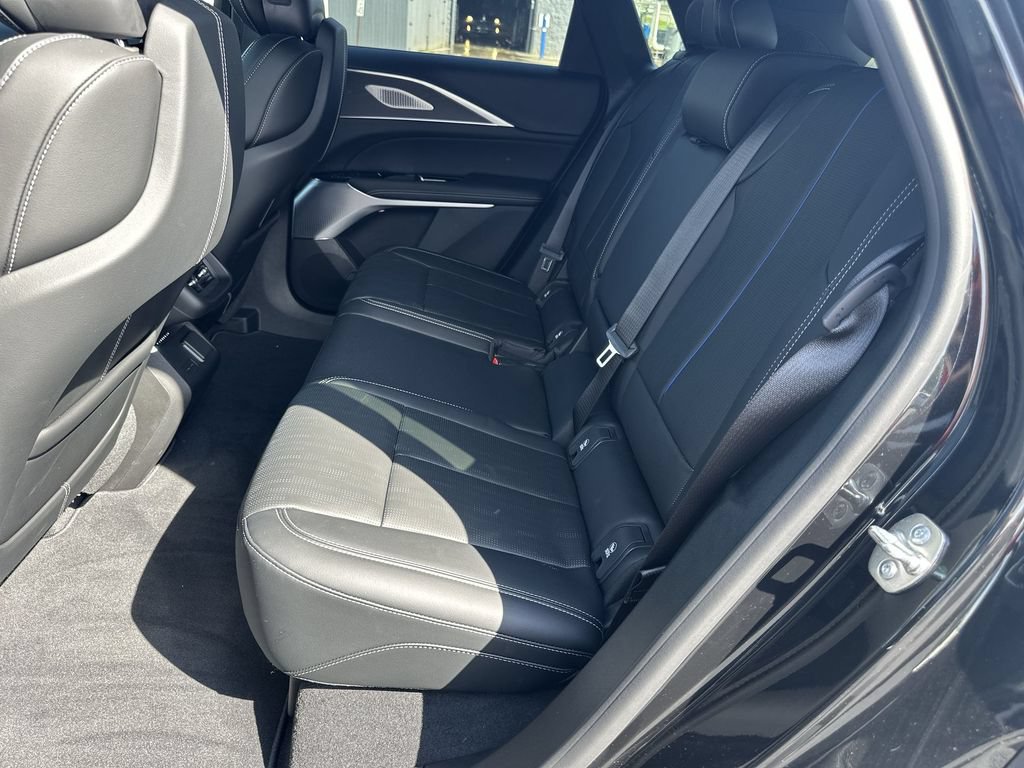 New 2026 Cadillac Lyriq V AWD/4WD image 30