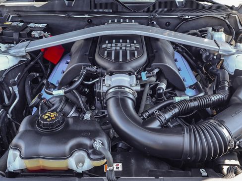 Used 2013 Ford Mustang Boss 302 w/ Boss 302 Accessory Pkg RWD image 20