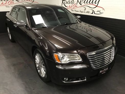 Used 2012 Chrysler 300 C w/ 19-Premium Speaker Group AWD/4WD image 2