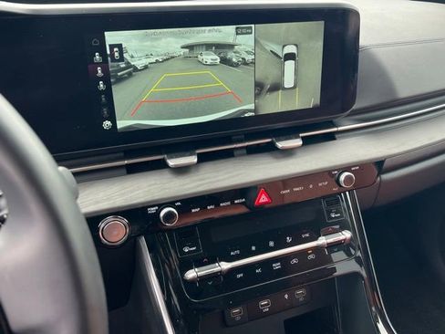 Certified 2024 Kia Carnival SX image 25