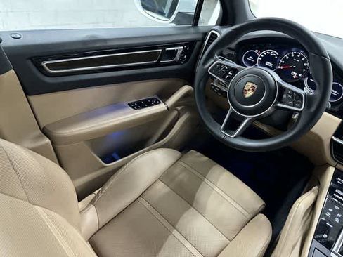 Used 2019 Porsche Cayenne AWD/4WD image 12