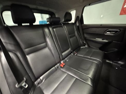 Used 2021 Nissan Rogue SV w/ Premium Package AWD/4WD image 17
