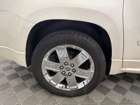 Used 2015 GMC Acadia Denali FWD image 19