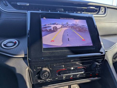 Used 2025 Jeep Grand Cherokee Laredo X w/ Trailer Tow Package image 31