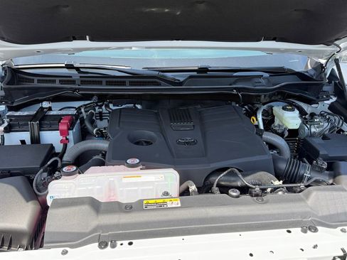 New 2026 Toyota Tundra SR5 AWD/4WD image 31