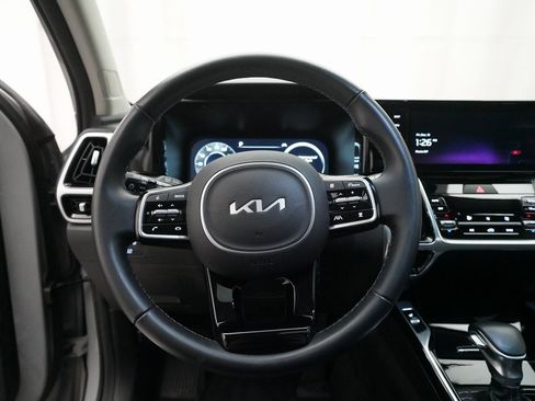 Certified 2023 Kia Sorento SX image 4