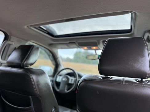 Used 2017 Nissan Frontier PRO-4X w/ Pro-4x Luxury Package image 11