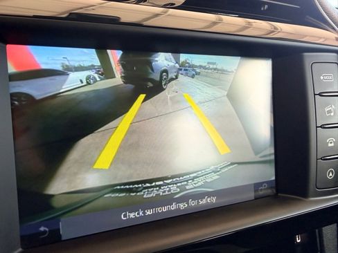 Used 2018 Jaguar F-PACE Premium image 16