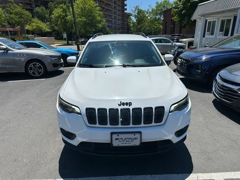 Used 2020 Jeep Cherokee Latitude Plus FWD image 2