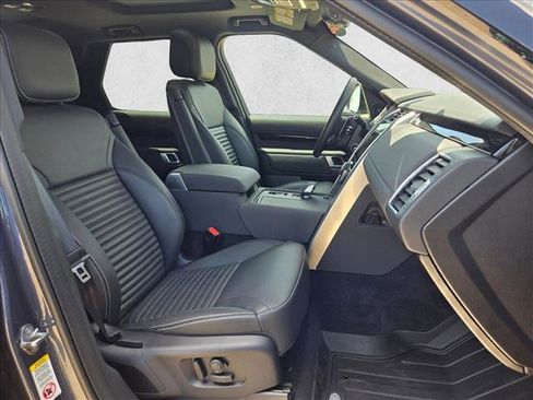 Certified 2025 Land Rover Discovery S AWD/4WD image 21