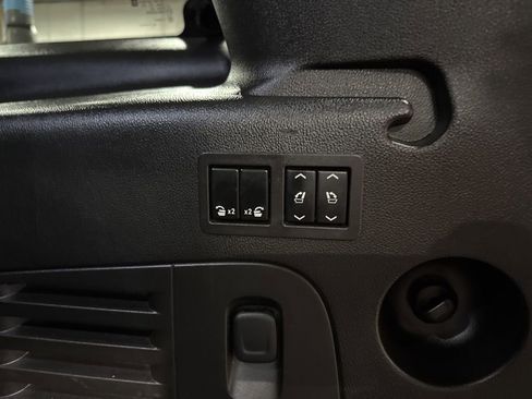 Used 2016 GMC Yukon XL Denali w/ Open Road Package image 48