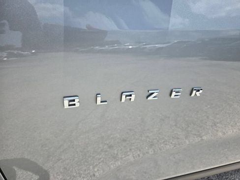 Used 2023 Chevrolet Blazer LT w/ Convenience Package FWD image 3
