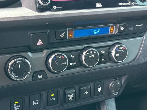 Used 2023 Toyota Tacoma TRD Off-Road w/ TRD Premium Off Road Package image 20