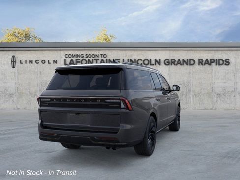 New 2026 Lincoln Navigator L Reserve AWD/4WD image 8
