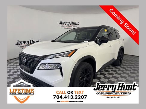 Used 2023 Nissan Rogue SV w/ SV Premium B Package FWD image 1