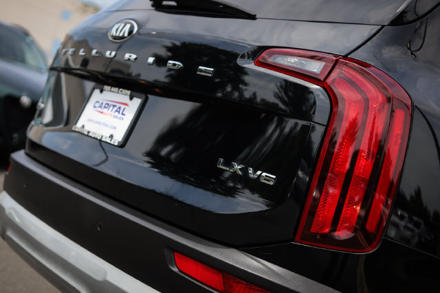 Used 2021 Kia Telluride LX AWD/4WD image 15